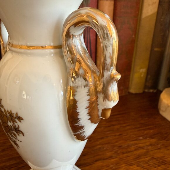 Neoclassical Porcelain Vase with Hand-Painted Chinoiserie with Swan Handles - Picture 13 of 16